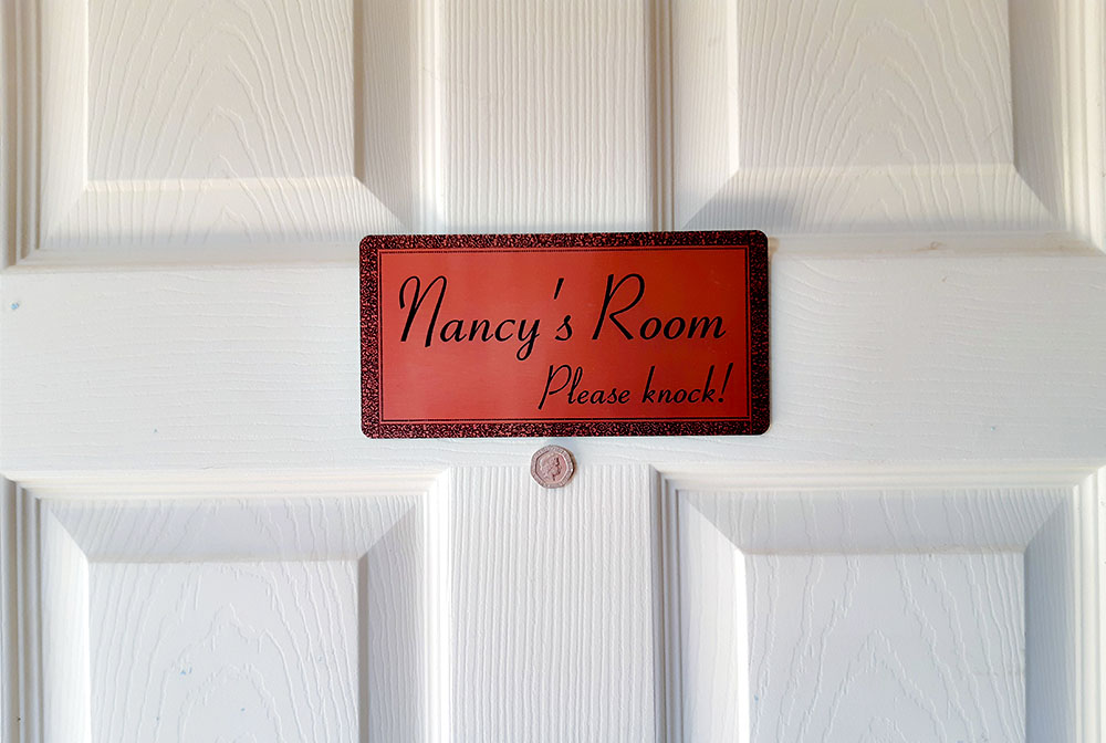 Overstocked clearance XL Door Plaque 200x100mm White 0.5mm, pack of 20 (limited packs) - 66% OFF - Image 4