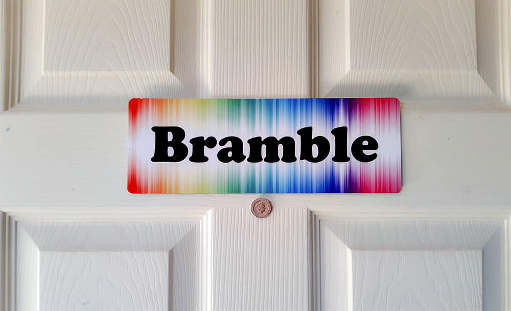 Overstocked clearance Giant Door Plaque 283x100mm White - Ultra Gloss 0.5mm, pack of 10 (limited packs) - 66% OFF - Image 2